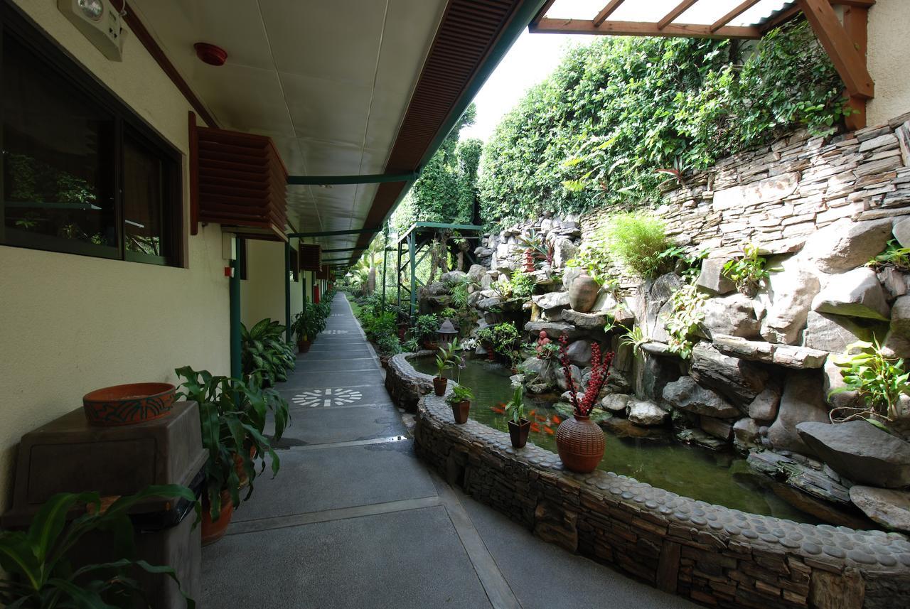 Oasis Hotel Angeles Kültér fotó