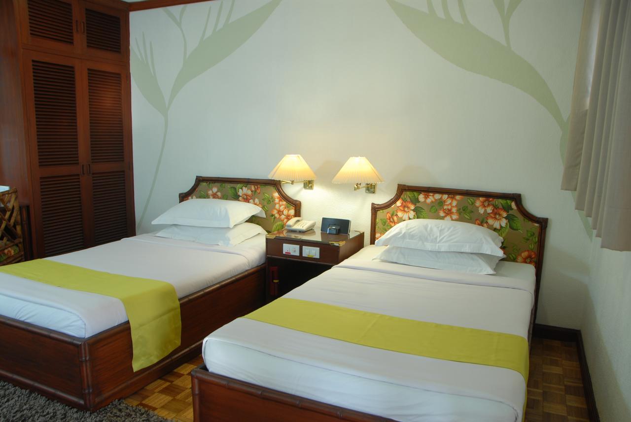 Oasis Hotel Angeles Kültér fotó